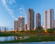 社区盾国际比赛日走向成谜；广州队官宣签约；压力陡增；医务组通报恢复(中国国际海报双年展评审)