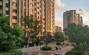 社区盾国际比赛日走向成谜；广州队官宣签约；压力陡增；医务组通报恢复(中国国际海报双年展评审)