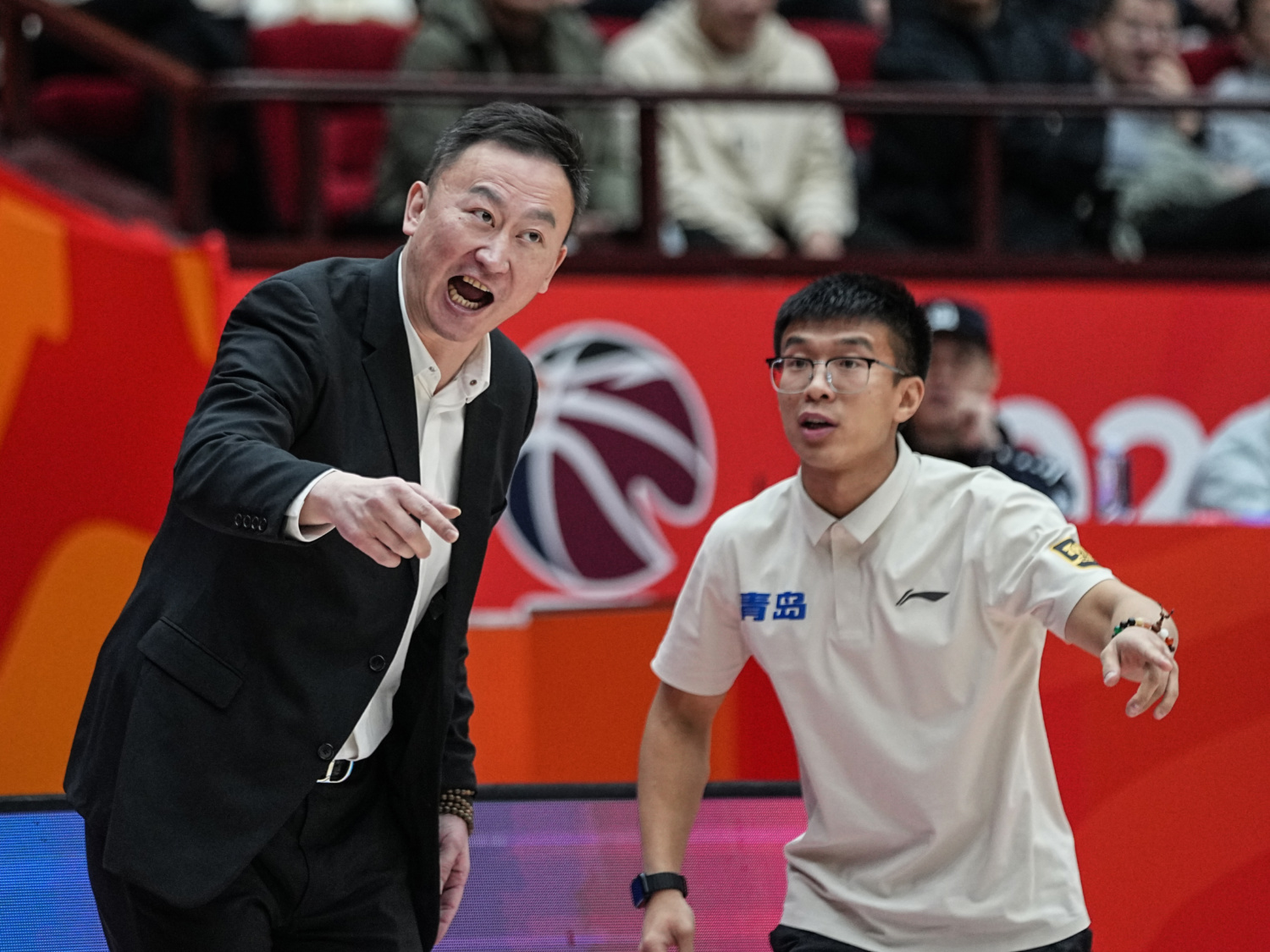 转折点！葡萄牙体育篮板制胜；CBA常规赛关键时刻攻防权衡；底气十足；阵容厚度经受考验的简单介绍