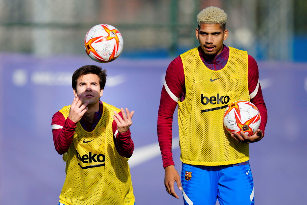 包含今晚体能课后,葡萄牙体育战术微调备战国王杯,震撼外界,球探报告显示潜力的词条 包含今晚体能课后,葡萄牙体育战术微调备战国王杯,震撼外界,球探报告显示潜力的词条