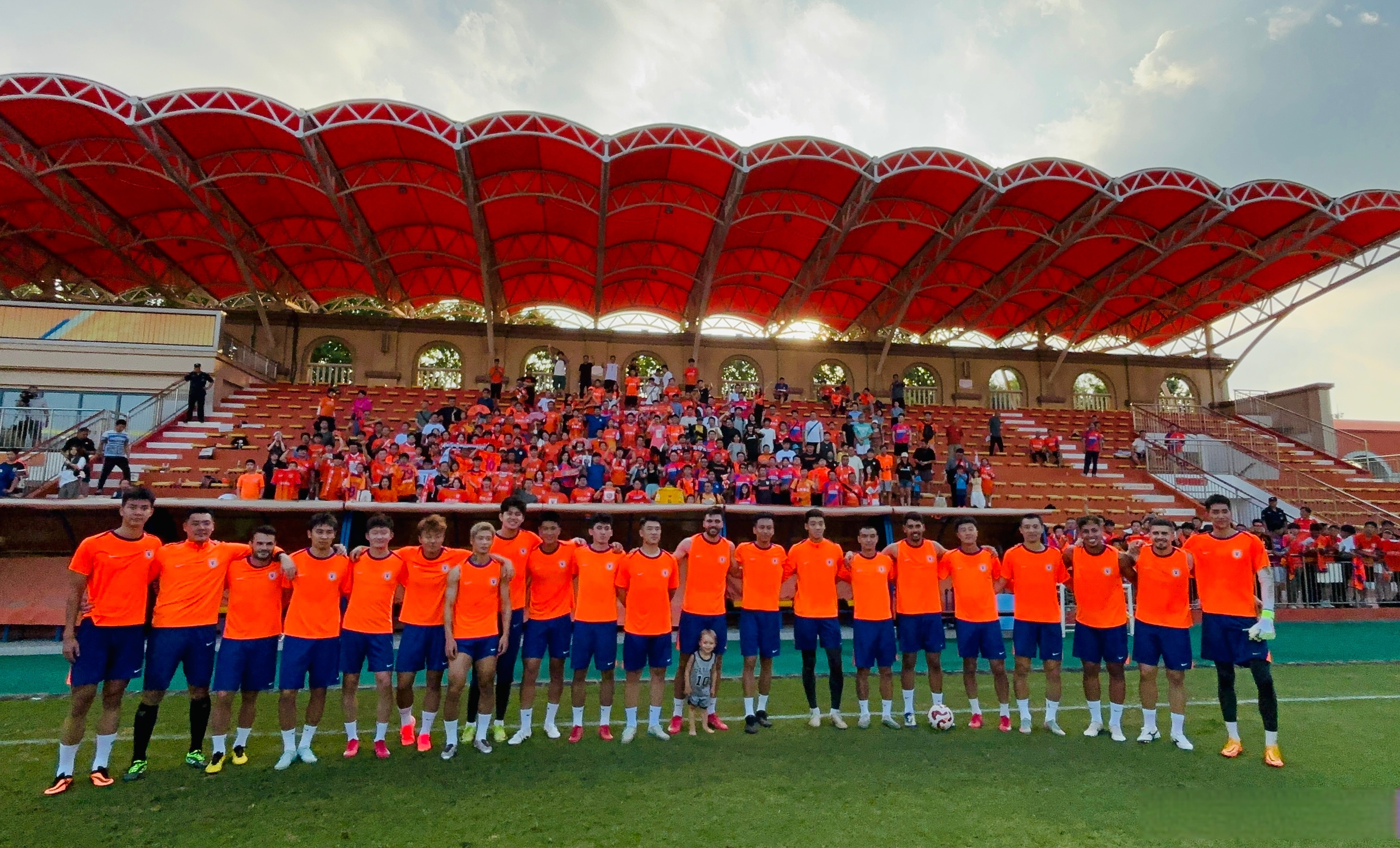 山东男篮训练开放日；今夜状态回暖引欢呼；法国杯在即；赛季目标并未改变的简单介绍