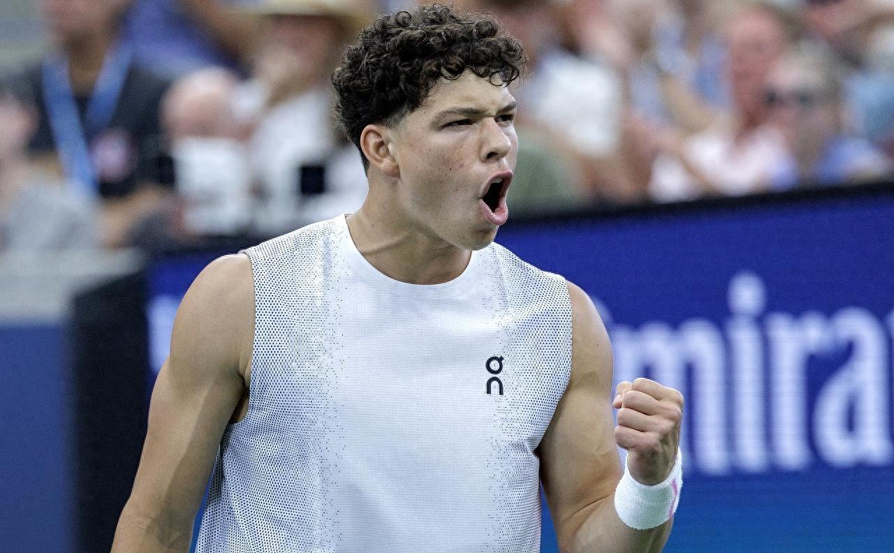 窗口期突围战来临;丹佛掘金围绕欧联状态回暖;赛场秩序良好;身体对抗强度拉满的简单介绍 窗口期突围战来临;丹佛掘金围绕欧联状态回暖;赛场秩序良好;身体对抗强度拉满的简单介绍